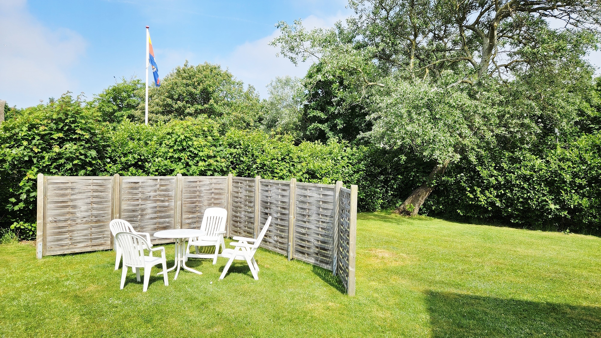 Garten mit Sitzecken